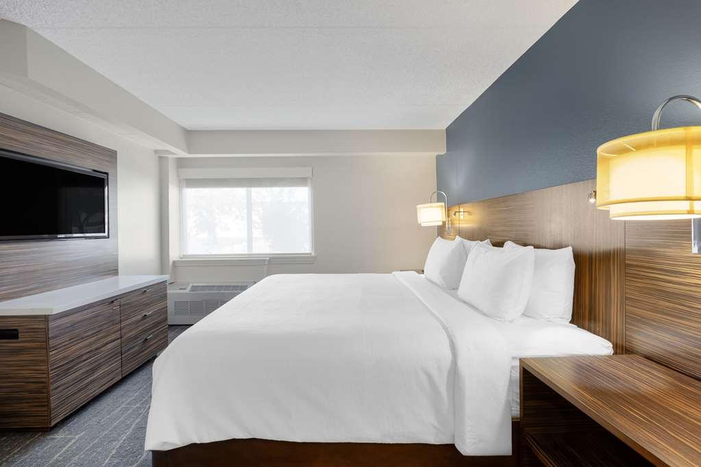 The Lux Hotel & Conference Center, Ascend Hotel Collection Waterloo Habitación foto